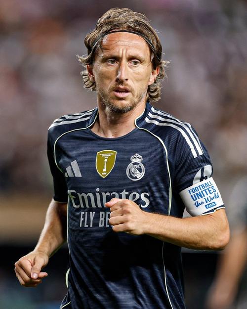 《胜利女神》国服首曝预告，海外去年前三季度营收超8亿