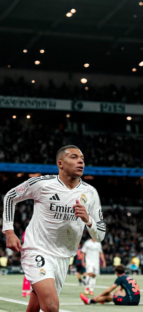 勇士主场120-113力克雄鹿，全面分析球员表现与关键因素