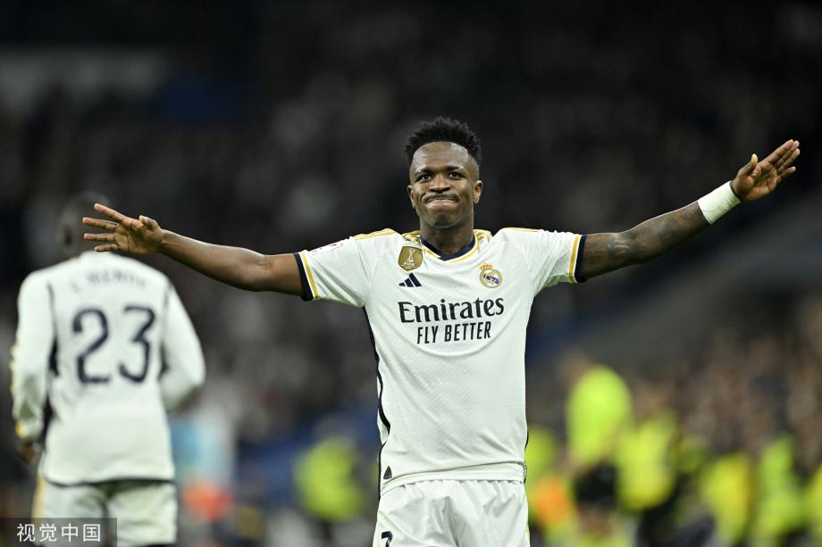 国安新帅，亚冠曾被张稀哲铲伤，如今成师徒