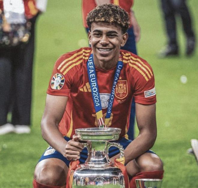 第6届全国大学生冰球联赛总决赛收官